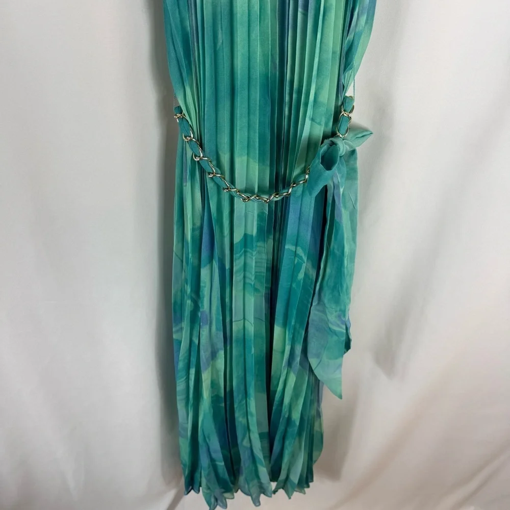 NWT Miss Avenue Vibrant  Green Maxi halter neck Dress size:M